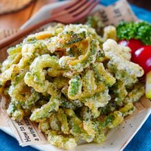 つまみ食いが止まらない！さっくさく♡ゴーヤのカレーチップス