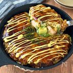 【えびとアボカドのチーズお好み焼き】とろける食感で最高♪