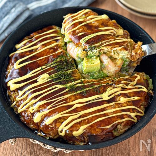 【えびとアボカドのチーズお好み焼き】とろける食感で最高♪