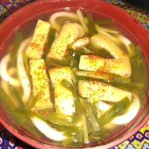 lalilulelonの作ってみた!投稿(行列のうどんそば1日300杯🍜あげとニラのきざみうどん🤩)