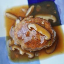 和食好きの夫に好評♪簡単ふっくら【和風煮込みハンバーグ】