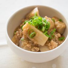 鶏ひき肉でヘルシー!『里芋の鶏そぼろあん』#作り置き