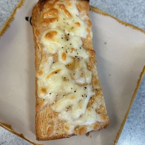 サラの作ってみた!投稿(甘じょっぱい背徳の味♡『ピーナッツバターチーズトースト』)