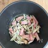 【ベーコンしめじ玉ねぎのコンソメスープ】旨味じゅわ〜♡の工程1