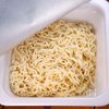 カップ塩焼きそばアレンジ🍜ピーマン塩昆布をなめんなよ😺♪の工程2