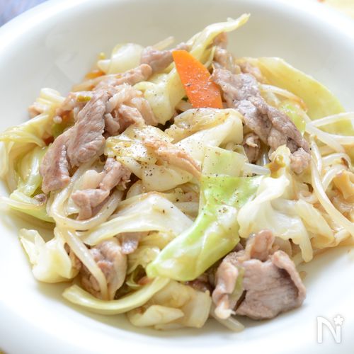 ワンパン簡単【豚こま肉と野菜炒め】一人暮らしに1皿で栄養満点