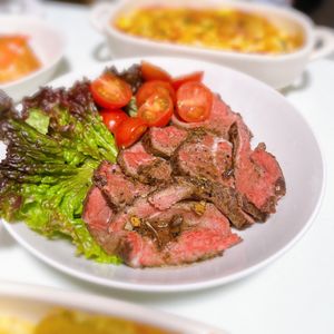 にらたまの作ってみた!投稿(簡単！『ごちそう♡ローストビーフ』お肉に合うにんにく醤油だれ)
