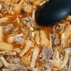 米粉のやさしいとろみがご飯に絡む!ユッケジャンふわ玉丼の工程3