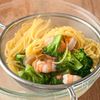 パスタと一緒にゆでるだけ◎【エビとブロッコリーの明太パスタ】の工程2