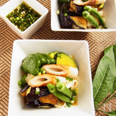 とろける茄子と素揚げ夏野菜のぶっかけ冷やしうどん