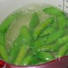 旬を味わう♪絹さやのかき玉みそ汁の工程2