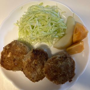 りりぃの作ってみた!投稿(【メンチカツ】混ぜて焼くだけ！フライパン1つでラクに作れる)