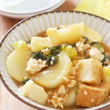 ワンパンで簡単◎【かぶと厚揚げの鶏そぼろあん】とろとろ甘い♡