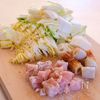 【白菜のぽかぽか柚子胡椒スープ】鶏むねちくわで満足感も◎の工程1