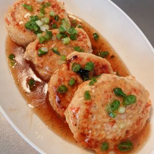 あーちゃん·͜· ♡の作ってみた!投稿(ペロリと食べられちゃう♡『鶏ひき肉と蓮根の和風ハンバーグ』)