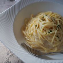 ボウルで簡単!ブルーチーズとアンチョビのコク旨パスタ
