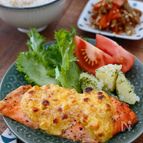 【鮭のカレーコーンマヨ焼き】こどもが喜ぶ◎魚レシピ