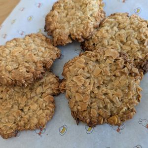さきの作ってみた!投稿(混ぜるだけ！ザクザク食感オートミールとアーモンドのクッキー)