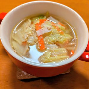 ゆきまる🐬🫧の作ってみた!投稿(とろとろ白菜が絶品♡『白菜とベーコンのとろ旨塩スープ』)