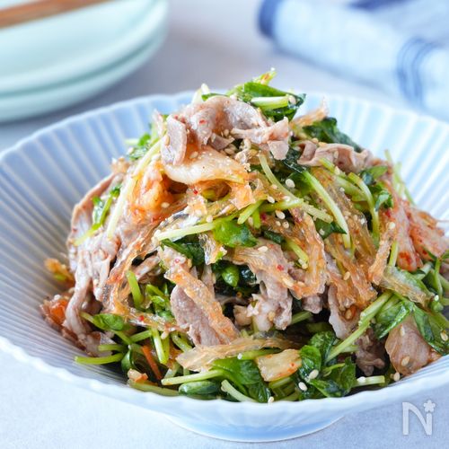 ご飯にも合う！【シャキシャキ豆苗の豚キムサラダ】