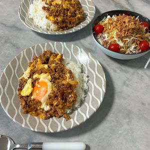 ぽてちの作ってみた!投稿(【バズり飯グランプリ‼️煮込みハンバーグ風丼】優勝レシピ🏆)