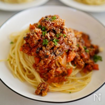 ごろごろ野菜のミートソースパスタ