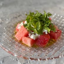 【パクチー好きさん必見！】スイカとパクチーのチーズサラダ🌱