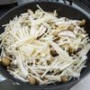そのままでもパンに乗せても「キノコのマリネ」の工程3
