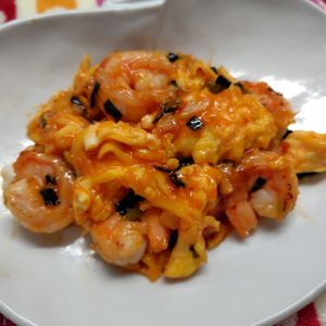 コスモスの作ってみた!投稿(5分でできる美味しい中華♡スイチリでふわとろ卵入りエビチリ)