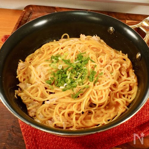 キムチの素でワンパンピリ辛クリーミーパスタ