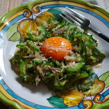 さっぱり&贅沢【カニとゴーヤのごちそう麹サラダ】
