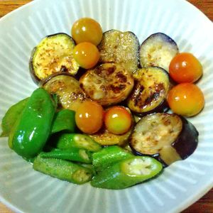 チョロリスの作ってみた!投稿(【彩り野菜の焼き浸し】夏野菜で涼やかな簡単副菜♪)