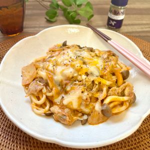 のりのり🐾🎀🤍の作ってみた!投稿(チーズがとろり♪キムチと挽肉の焼きうどん)