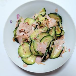 ふうかの作ってみた!投稿(ズッキーニとハム《にんにく♡だしマヨサラダ》)