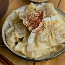家中のご飯が無くなってしまうほど旨い【お月見水餃子】