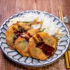 中濃ソースで食べる「小アジの大葉風味フライ」
