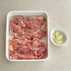 パリパリチキンのガーリックライスの工程1