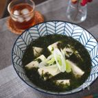 レンチンで即効1品！あおさ豆腐汁