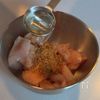 2人前500円。一口食べたら止まらない【鶏むねの南蛮漬け】の下準備