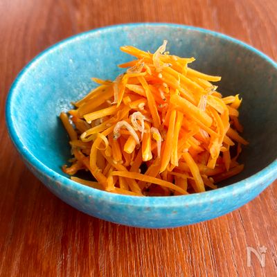 常備菜におすすめ*【にんじんとカリカリじゃこのナムル】