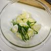 白ねぎの甘さが美味しい「鶏ささ身肉と白ねぎの和え物」の工程3