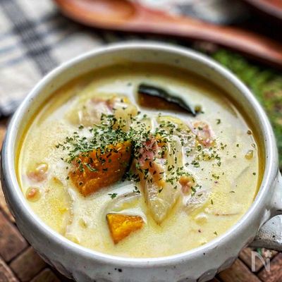 ミキサー要らず《かぼちゃとベーコンの豆乳スープ》