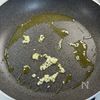 5分でパパッと！すぐできる【ちくわのペペロンチーズソテー】の工程1
