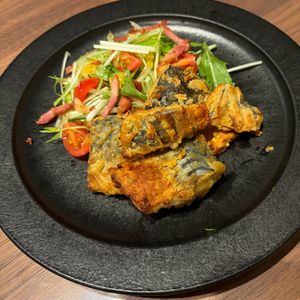 953304の作ってみた!投稿(カレー粉で旨さ格段にアップ・漬け込み不用♡塩鯖の竜田揚げ)