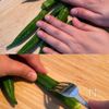 容器でチンして浸すだけ「ピリ辛！オクラの中華ダレ漬け」の工程1