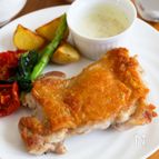 『皮パリ！基本のチキンステーキ』さっぱりソースもオススメ♪