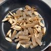 ごぼうとこんにゃくの甘辛炒めの工程1