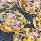 ほうれん草とツナのパリパリピザ♪スイートチリマヨソース
