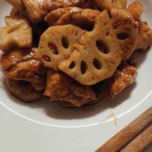 きくおうの作ってみた!投稿(新米がすすむ！レンコンと鶏肉の照り炒め)