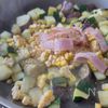 【夏野菜とスモークサーモンのクリームチーズキッシュ】の工程2